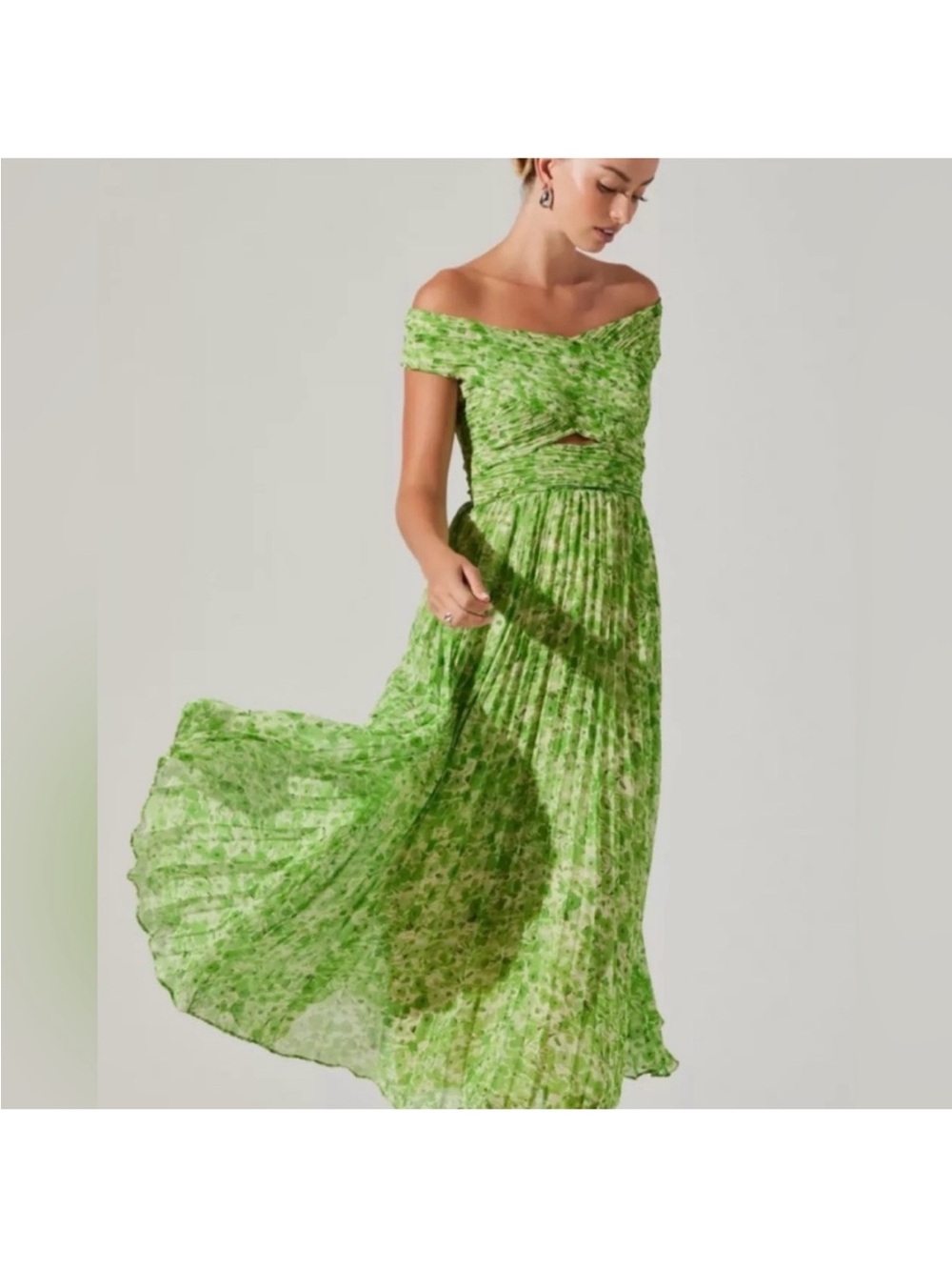 Astr the label Leonara green floral pleated cutout midi dress